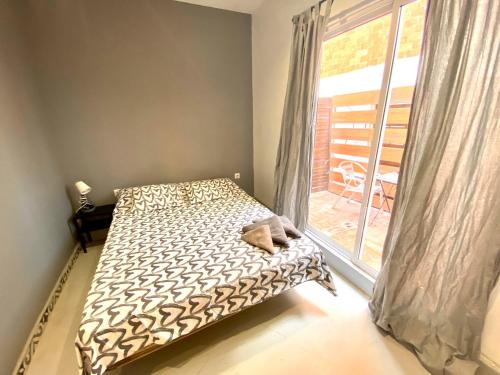 Apartamento de 3 habitaciones en Sants a 2`del metro Badal P9