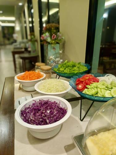 ホテルの敷地内または近くでの食事または食べ物