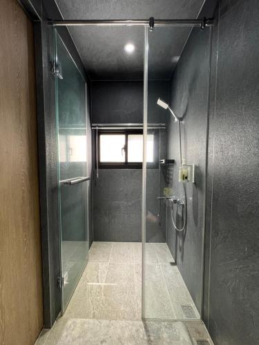 Bilik mandi di Yuye Shanin CAMPING HUT