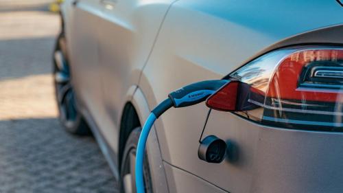 a car is being hooked up to a charger at Pensiunea Magic in Băile Govora