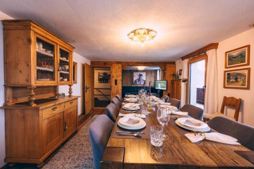 Chalet Apartment 2 Min Walk to Lift Sleeps 9 plus 1 Central St Anton Haus Richard Falch photo 2