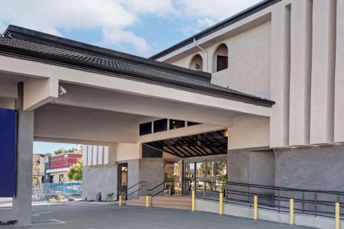 a rendering of the front of a building at Comfort Inn & Suites Irvine Spectrum in Lake Forest