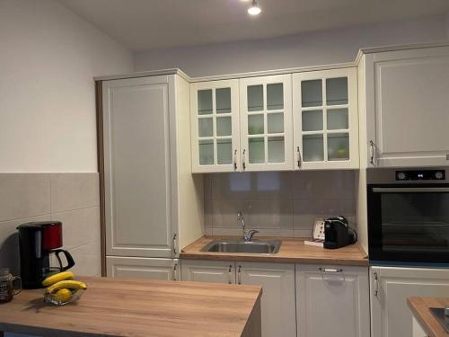 スコピエにあるTwo bedroom Apartment in Skopje Centerのギャラリーの写真