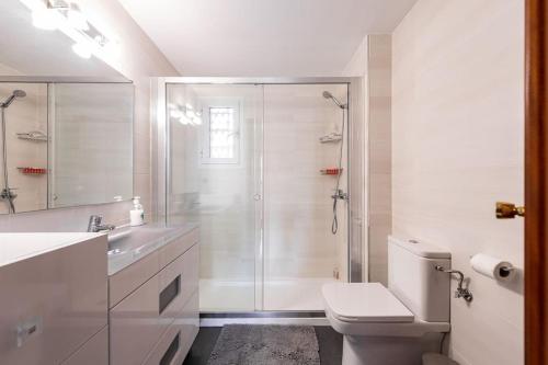 Gambar di galeri bagi 2 Bed apartment near the beach with pool di El Campello