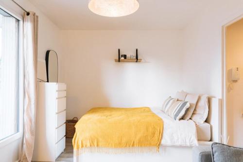 Cosy Room w Balcony - Saint-Mandé