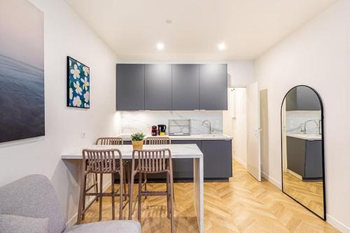 Appartement moderne pour 4 proche Arc de Triomphe