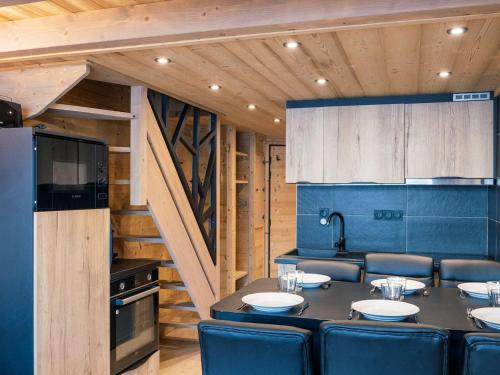 Duplex rénové montagne 6 pers - Près des pistes - Cuisine équipée et balcon