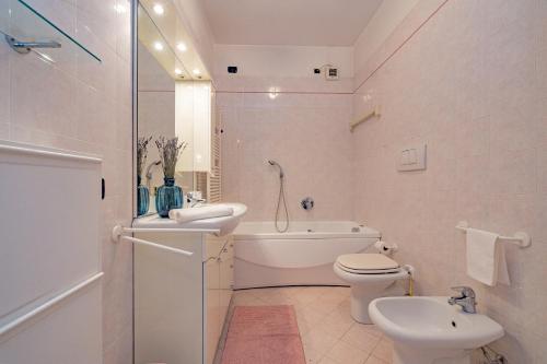 Porta Romana Suite di Charmeにあるバスルーム