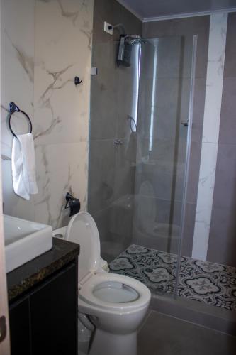 A bathroom at Hotel Amazonas Suite , suite lujosa