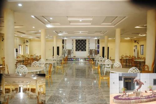 Habitación grande con mesas y sillas en un edificio en Rizz Park Hotel & Event Center, en Nnewi
