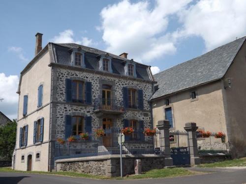 Gîte Neussargues en Pinatelle, 6 pièces, 12 personnes - FR-1-742-56