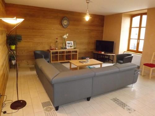 Gîte Neussargues en Pinatelle, 4 pièces, 6 personnes - FR-1-742-474