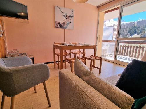 Photo de la galerie de l'établissement Studio cosy 4 pers, proche pistes, parking gratuit, wifi, Le Dévoluy - FR-1-525-280, à Saint-Étienne-en-Dévoluy