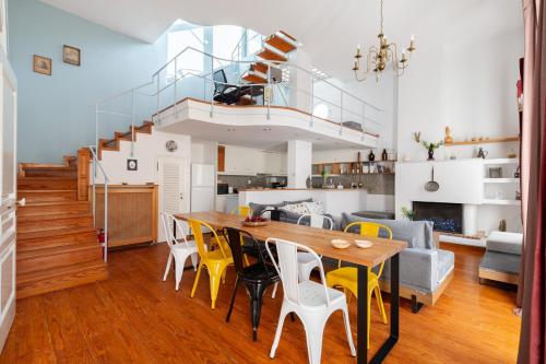 Athenian Getaway Villa in Plaka with Acropolis View by Athenian Homes