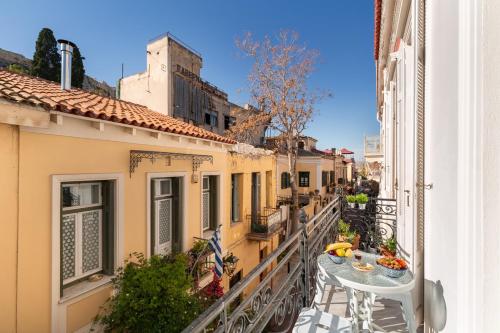 Athenian Getaway Villa in Plaka with Acropolis View by Athenian Homes