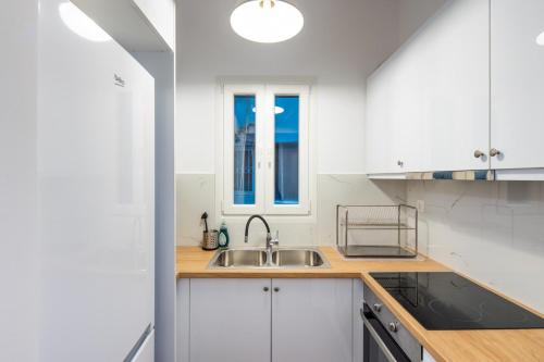 Alex 2 Bedroom Apartment in Athens
