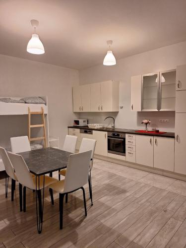Donau Zentrum W