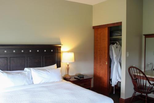 Katil atau katil-katil dalam bilik di Rodd Crowbush Golf & Beach Resort