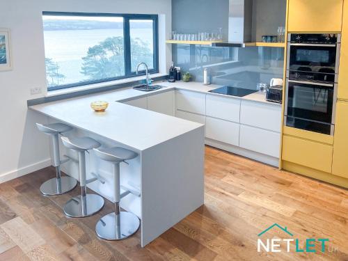 Een keuken of kitchenette bij Gannet's Lodge