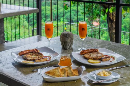 Jídlo v hotelu nebo okolí