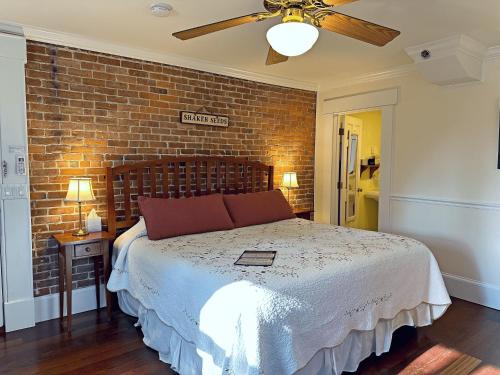 Katil atau katil-katil dalam bilik di Christopher Dodge House