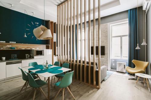 Turquoise harmony in the heart of the city