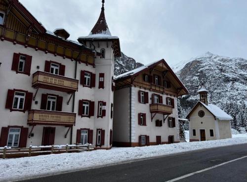 Zdjęcie z galerii obiektu Ploner villaggio Turistico w mieście Dobbiaco