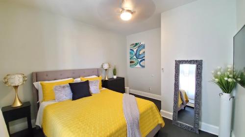 Ένα ή περισσότερα κρεβάτια σε δωμάτιο στο Room for rent in Apartment