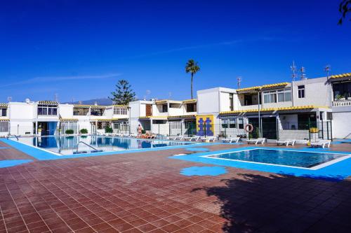 Blue Coast Apartment with POOL & WIFI