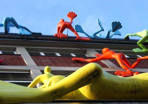 a group of rubbericans on the roof of a building at Medienhafen Apartment direkt am Zentrum in Düsseldorf