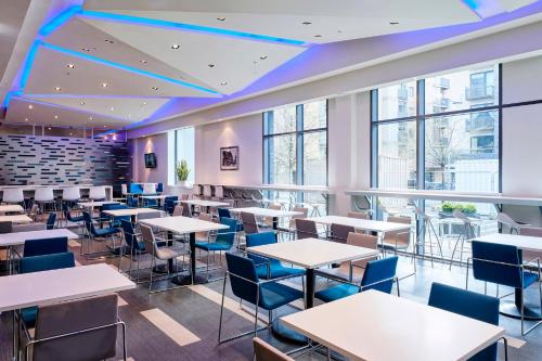 Holiday Inn Express Manchester City Centre Arena, an IHG Hotel Image