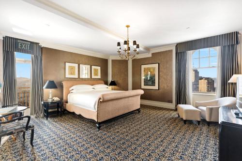 Postel nebo postele na pokoji v ubytování InterContinental Mark Hopkins San Francisco by IHG