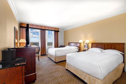 Postel nebo postele na pokoji v ubytování InterContinental Mark Hopkins San Francisco by IHG