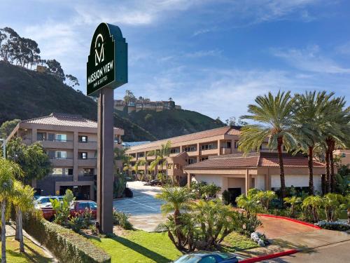 a street sign in front of a hotel at Mission View Inn & Suites San Diego Sea World - Zoo in San Diego