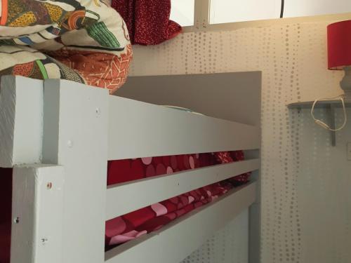 Photo de la galerie de l'établissement Appartement 1 chambre à Saint-Jean-de-Monts avec garage privé - FR-1-323-304, à Saint-Jean-de-Monts