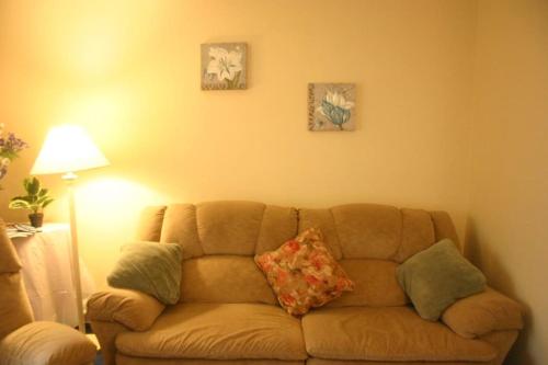 Fotografie z fotogalerie ubytování Close to Falls, Steps to Casino, Sleeps 7-8 v destinaci Niagara Falls