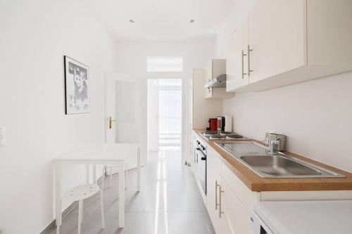 Modern Central City Apartment - Netflix 2 Bedroom