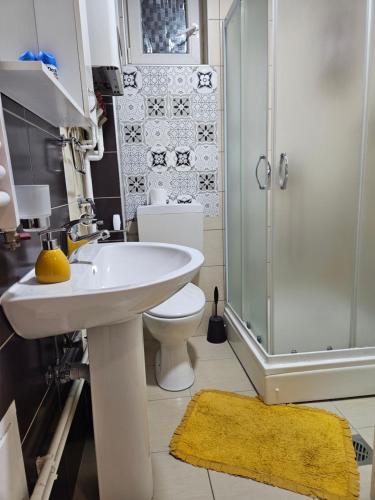 Koupelna v ubytování APARTMAN SUNFLOWER