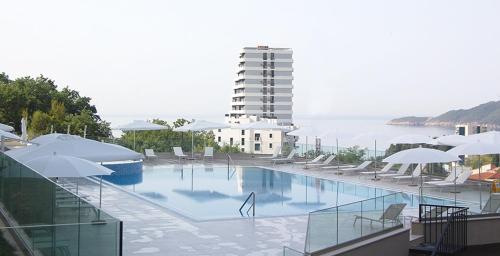 Swimmingpoolen hos eller tæt på Status-M apartments154
