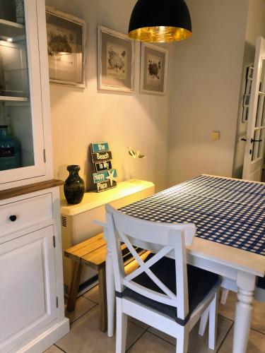 Imagen de la galería de La Vie sur mer - appartement zijdelings zeezicht Mariakerke, en Ostende