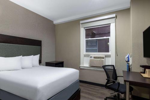 Super 8 by Wyndham San Francisco/Union Square Area Image