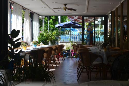 阿爾弗雷多酒店餐廳或用餐的地方