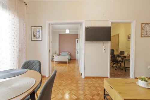 PAVLOS Urban Stay