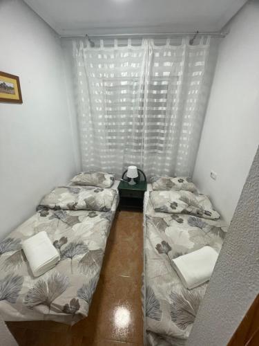 Almuden's green apartment, HIGH-SPEED FREE WIFI, 250m to Beach, The center of Torrevieja