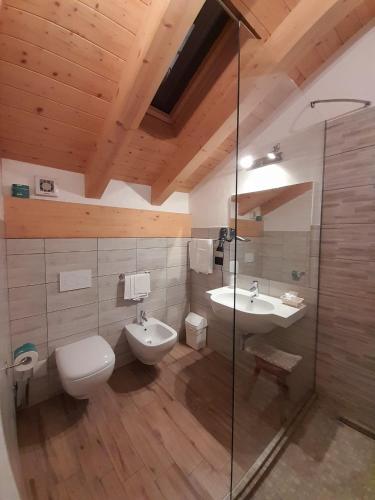 Koupelna v ubytování Hotel Astoria