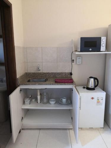 Dapur atau dapur kecil di De la Mora Hostal