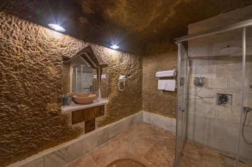 Belenus Cave Houseにあるバスルーム