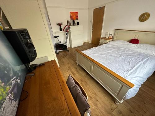 Gallery image of Ashcroft Quiet Garden House-London Luton Airport in Luton