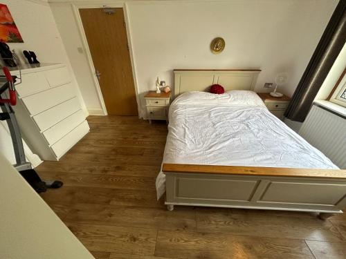 Gallery image of Ashcroft Quiet Garden House-London Luton Airport in Luton