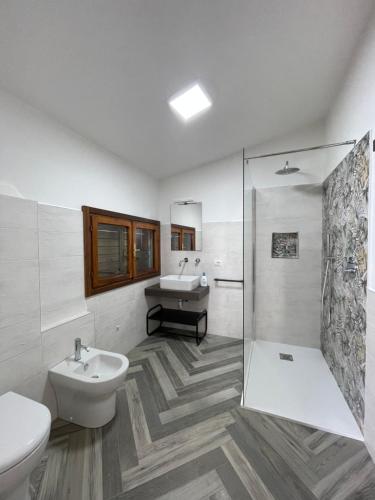 Vonios kambarys apgyvendinimo įstaigoje Strenia Rooms